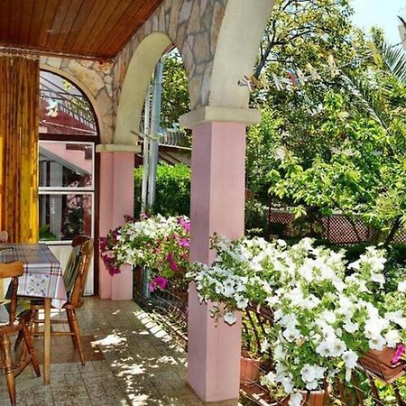 Apartments Pavlina Starigrad Paklenica Exterior foto