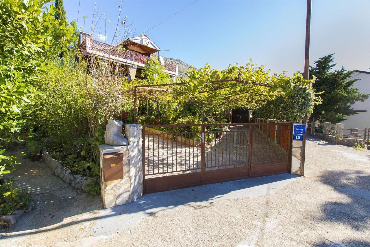 Apartments Pavlina Starigrad Paklenica Exterior foto