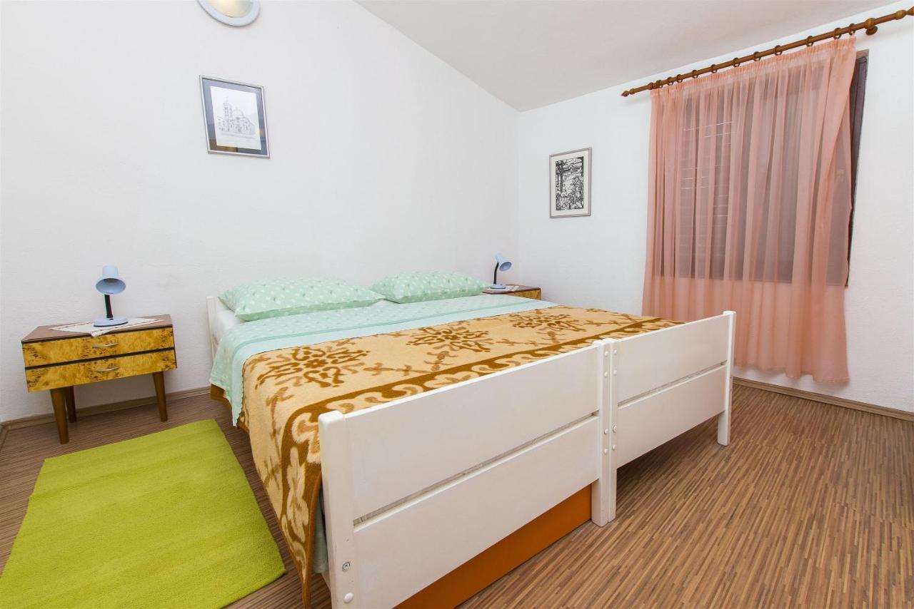 Apartments Pavlina Starigrad Paklenica Exterior foto