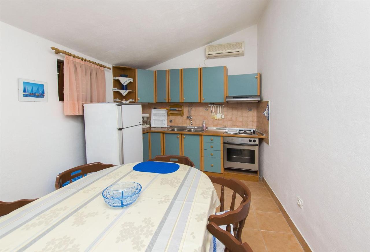 Apartments Pavlina Starigrad Paklenica Exterior foto